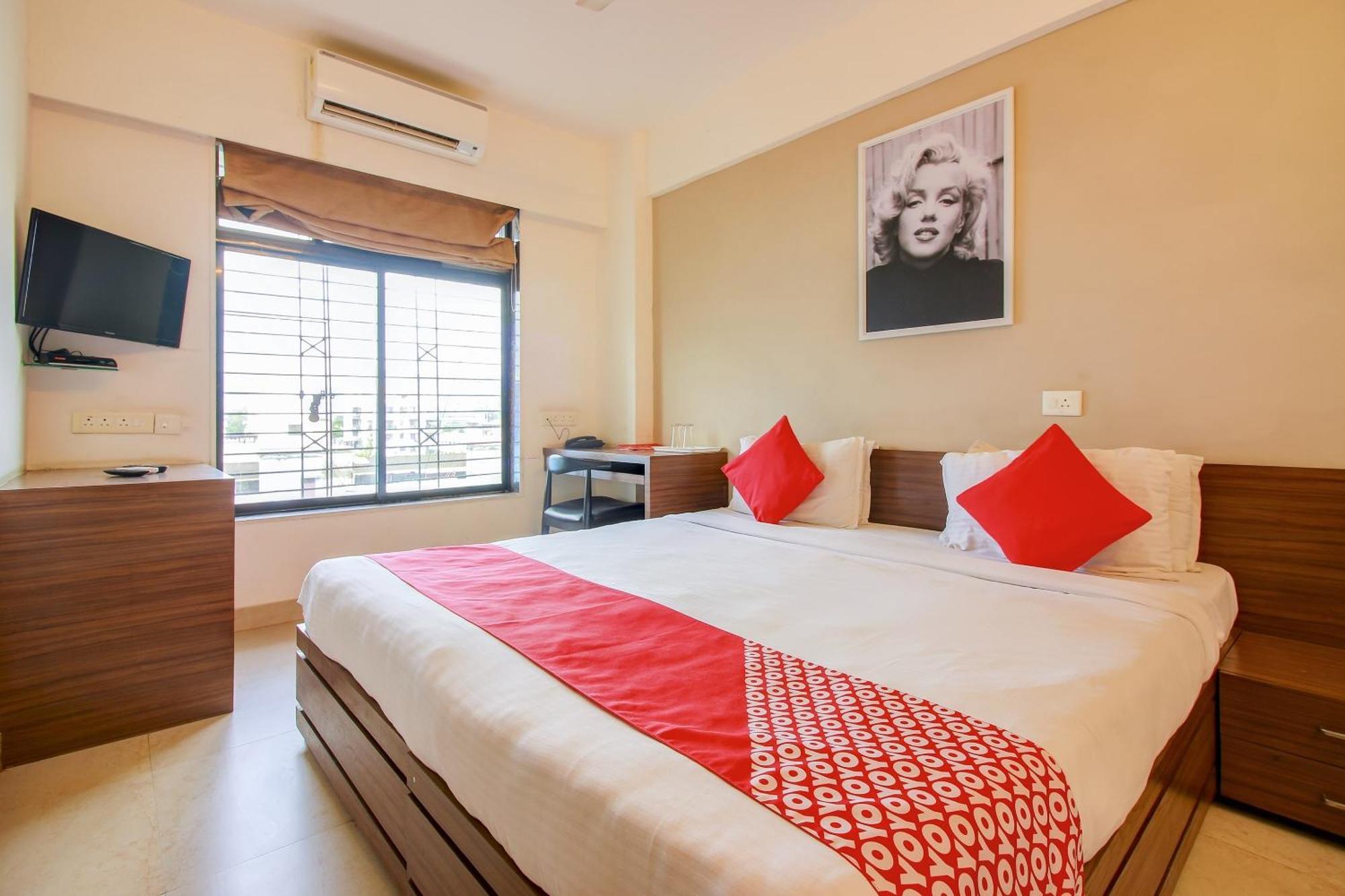 Super Collection O Panchratna Hotel Panvel Eksteriør billede