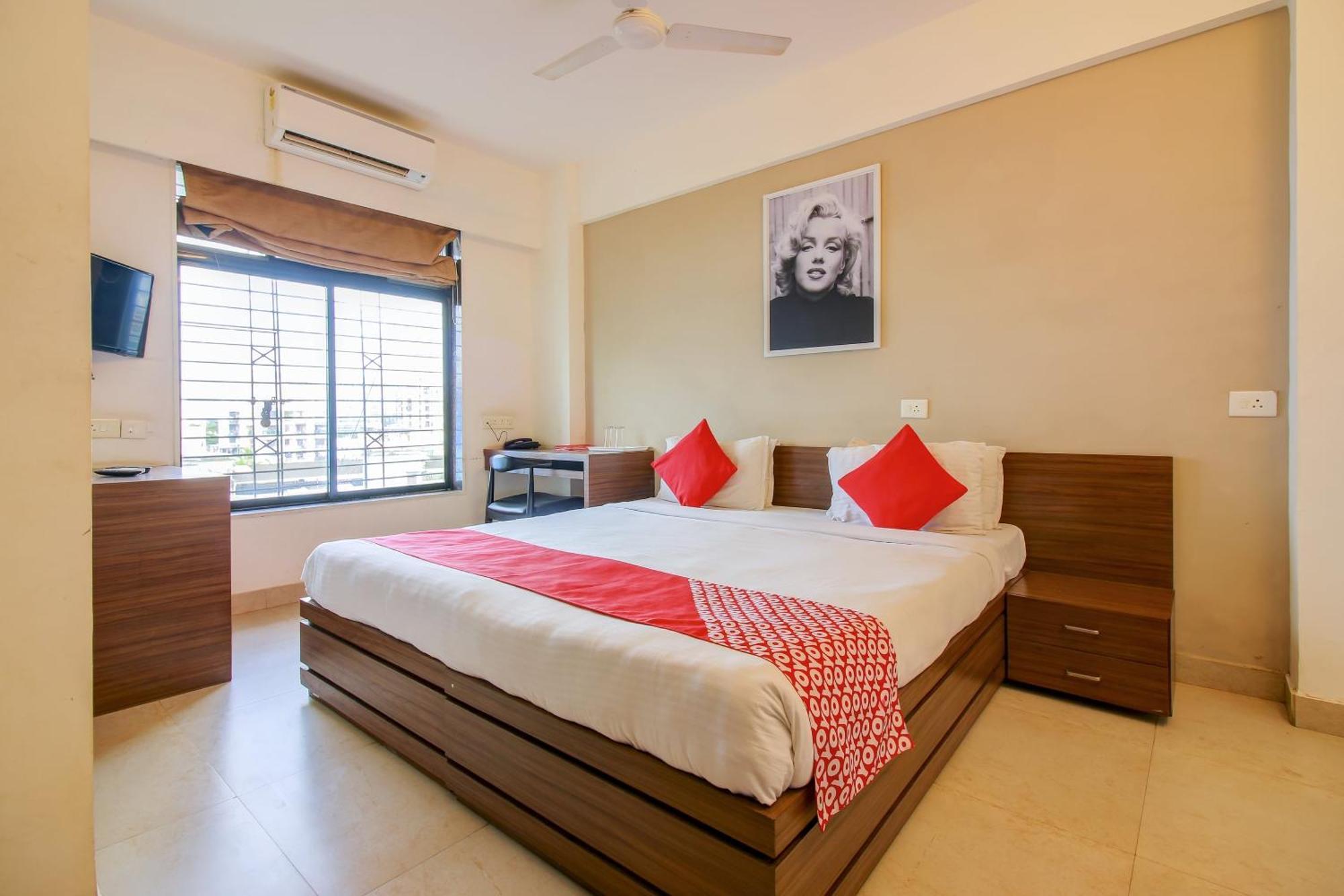 Super Collection O Panchratna Hotel Panvel Eksteriør billede