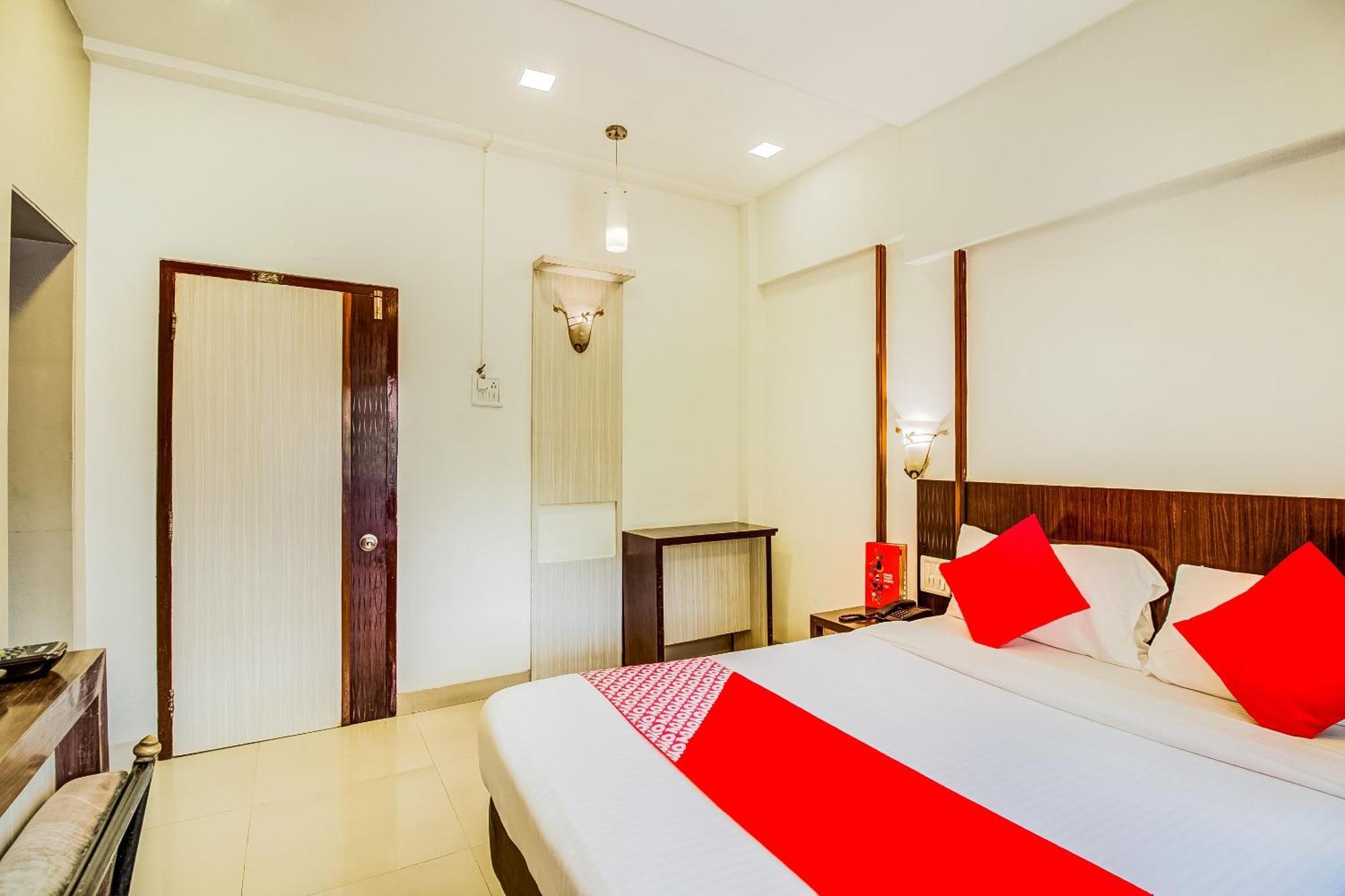 Super Collection O Panchratna Hotel Panvel Eksteriør billede