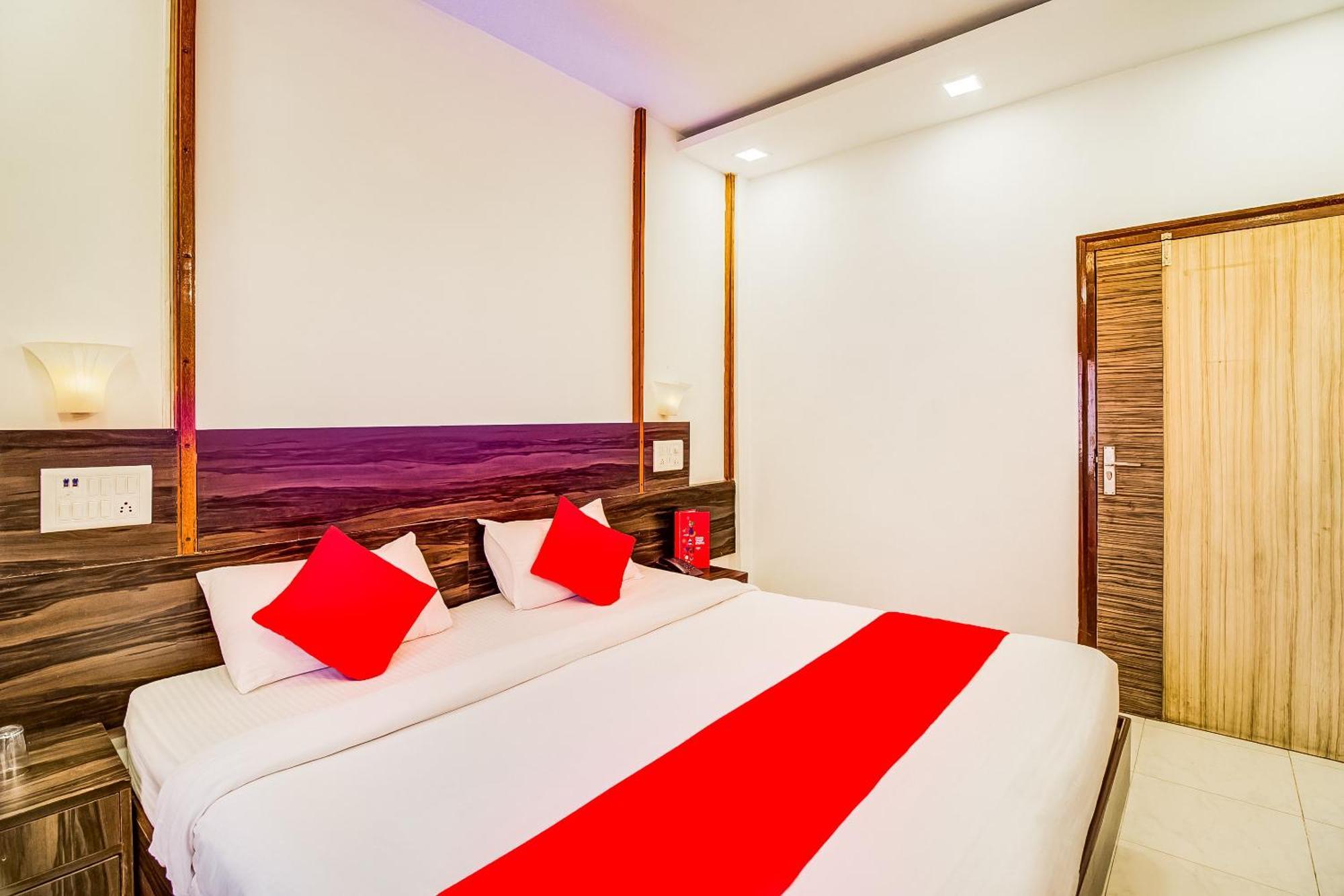 Super Collection O Panchratna Hotel Panvel Eksteriør billede